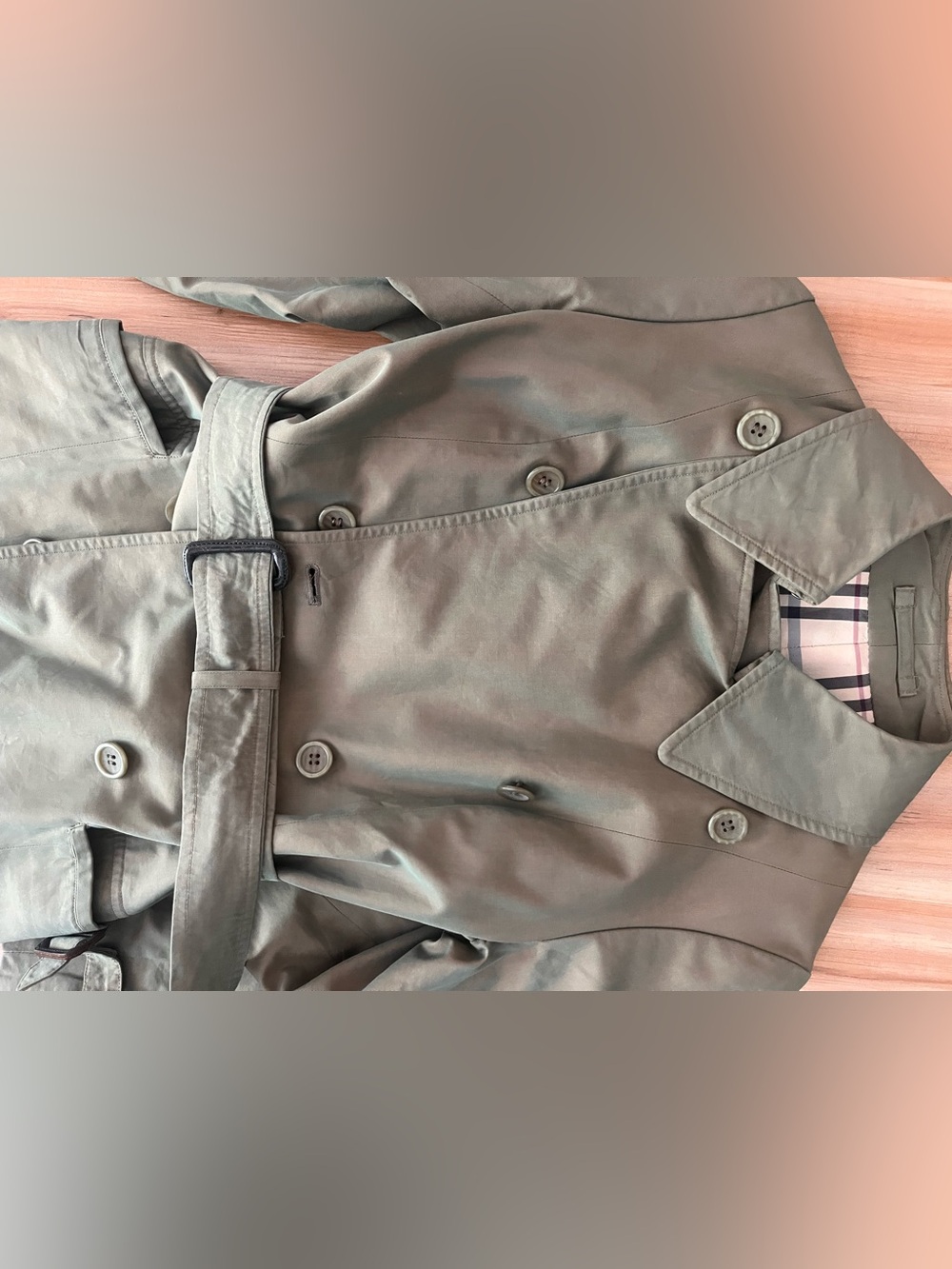 Burberrys Olive Green Trench with Signature Check Lining - Picture 7 of 9